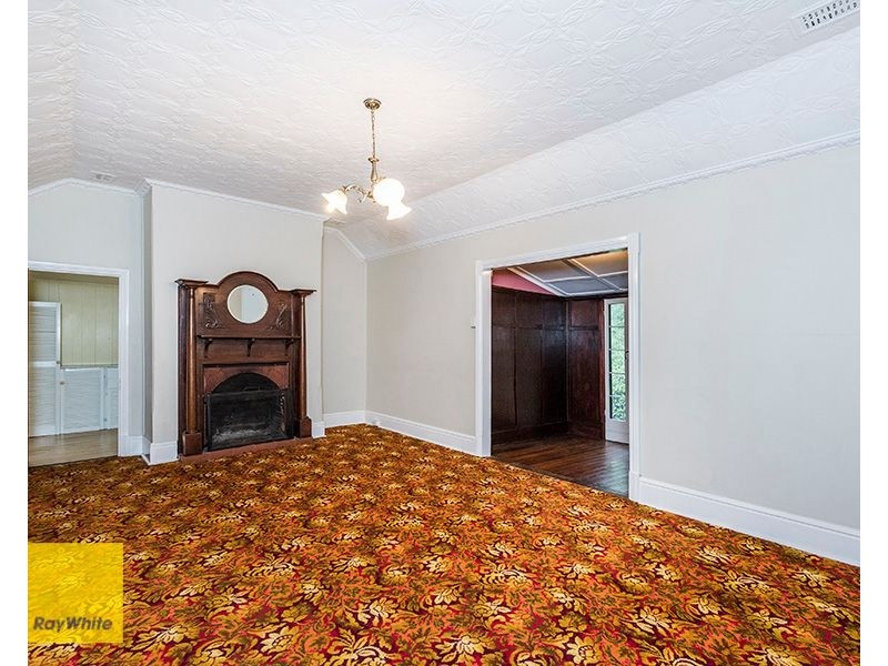 23 Lyndhurst Road, Kalamunda WA 6076