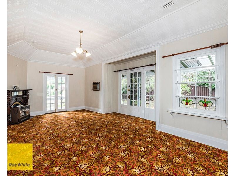 23 Lyndhurst Road, Kalamunda WA 6076