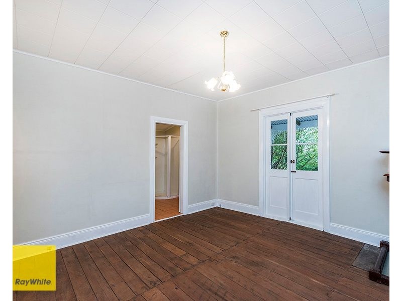 23 Lyndhurst Road, Kalamunda WA 6076