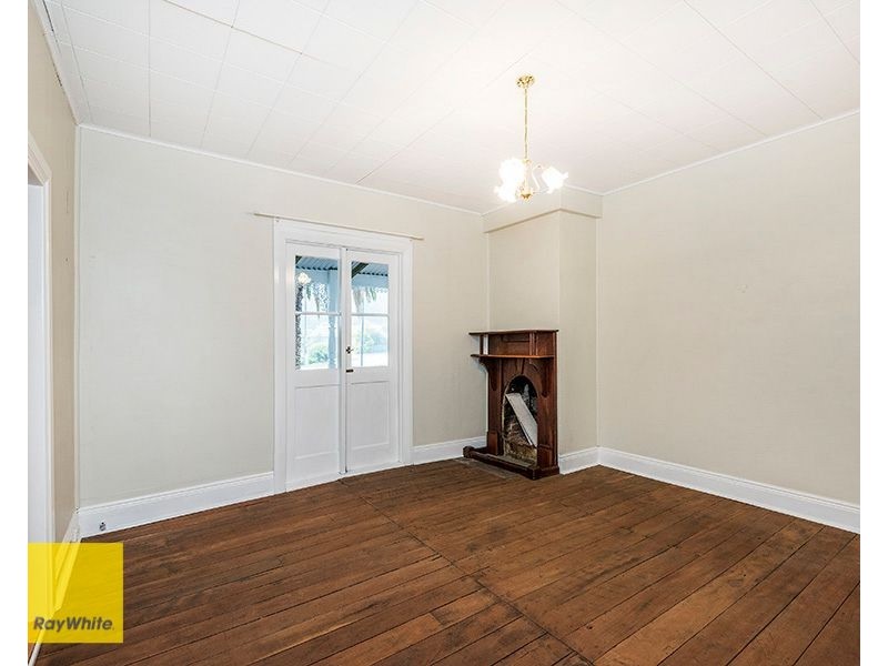 23 Lyndhurst Road, Kalamunda WA 6076