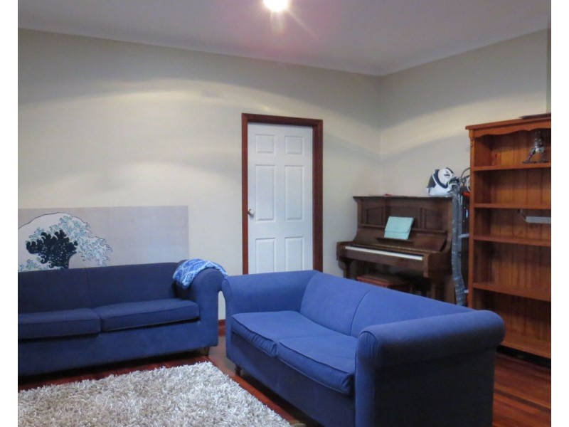 6 McRae Road, Kalamunda WA 6076