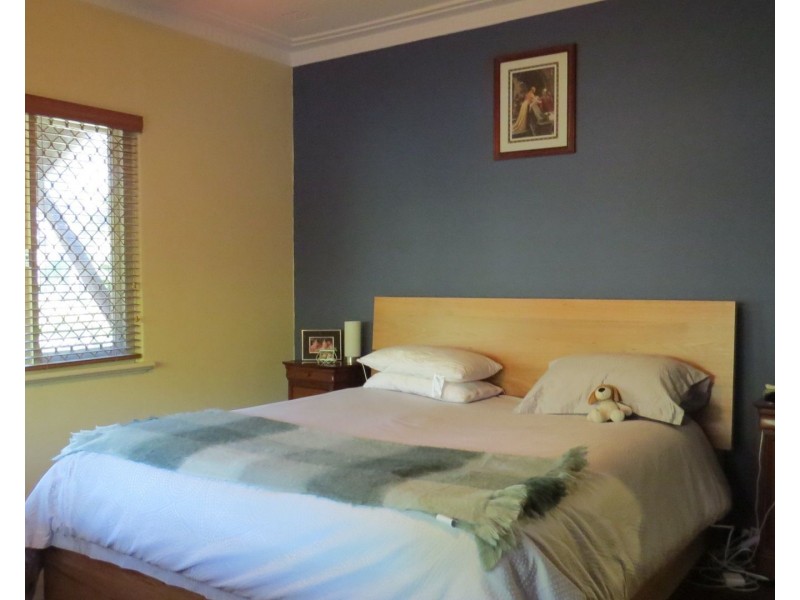 6 McRae Road, Kalamunda WA 6076