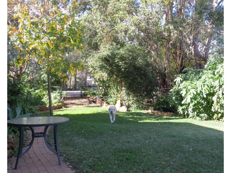 6 McRae Road, Kalamunda WA 6076