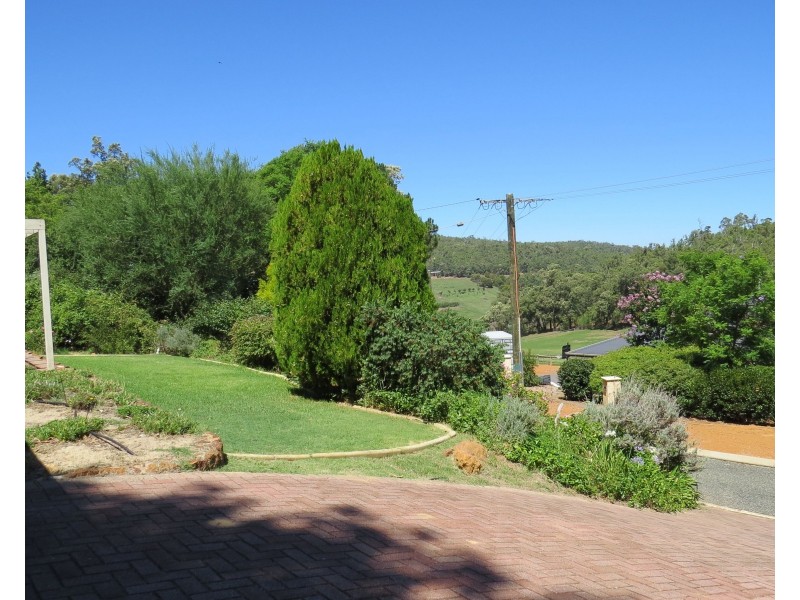 60 Heidelberg Road, Bickley WA 6076