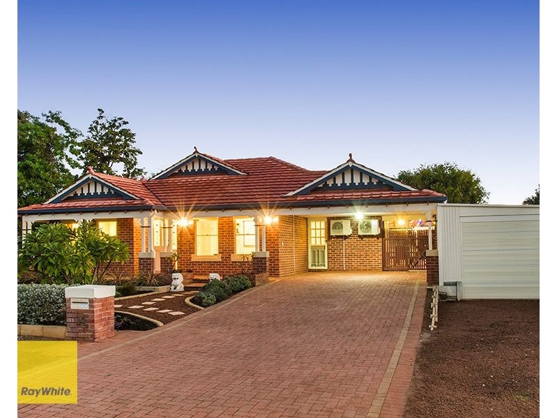 14 Sapphire Way, Maida Vale WA 6057