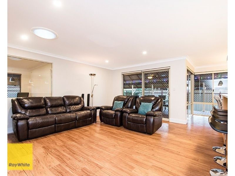 14 Sapphire Way, Maida Vale WA 6057