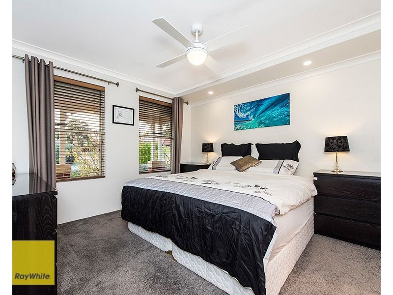 14 Sapphire Way, Maida Vale WA 6057