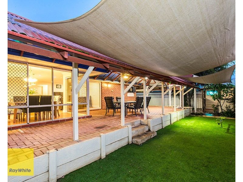 14 Sapphire Way, Maida Vale WA 6057