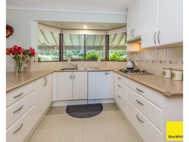 6 Ind Street, Lesmurdie WA 6076