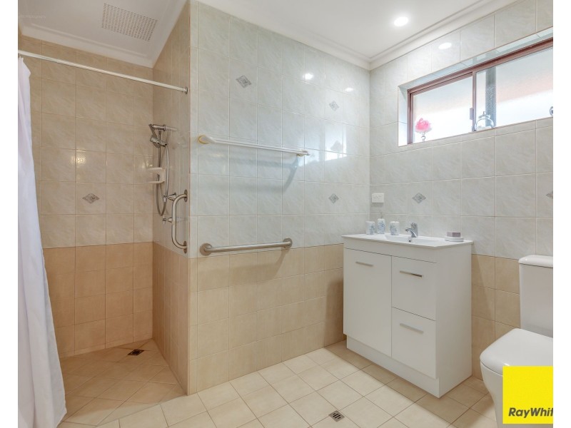 6 Ind Street, Lesmurdie WA 6076