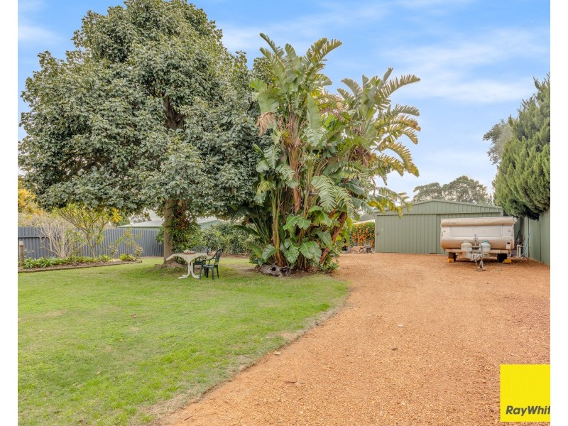 6 Ind Street, Lesmurdie WA 6076