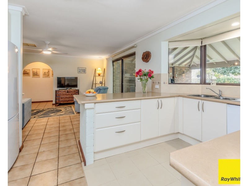 6 Ind Street, Lesmurdie WA 6076