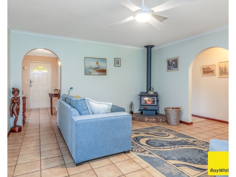 6 Ind Street, Lesmurdie WA 6076