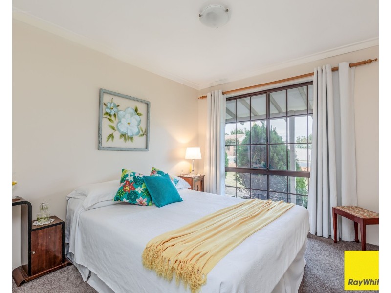 6 Ind Street, Lesmurdie WA 6076