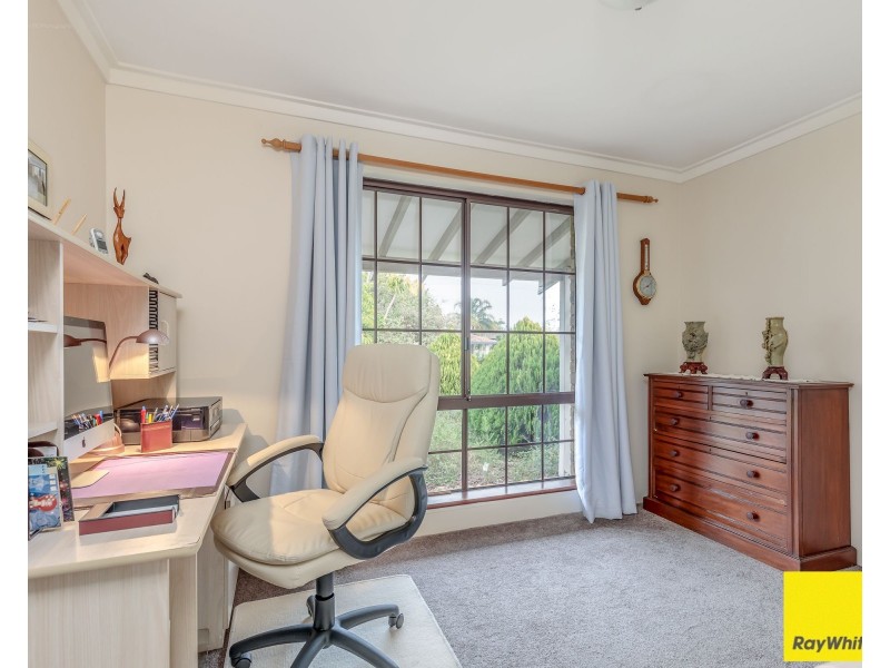 6 Ind Street, Lesmurdie WA 6076