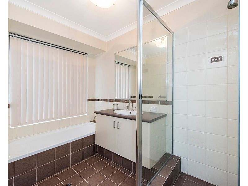 9 Lancelot Green, Wattle Grove WA 6107