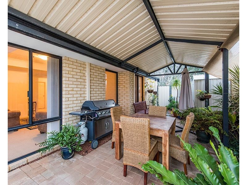 9 Lancelot Green, Wattle Grove WA 6107