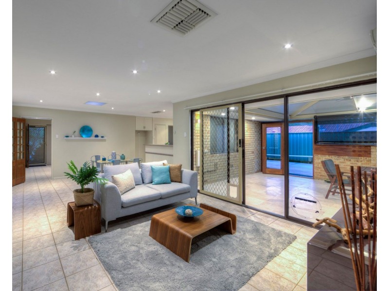 22 Essex Street, Forrestfield WA 6058