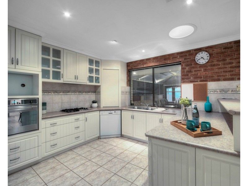 22 Essex Street, Forrestfield WA 6058