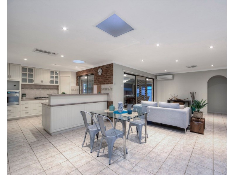 22 Essex Street, Forrestfield WA 6058