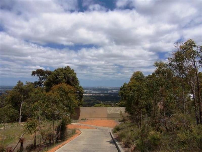 5 Dilkara Place, Kalamunda WA 6076