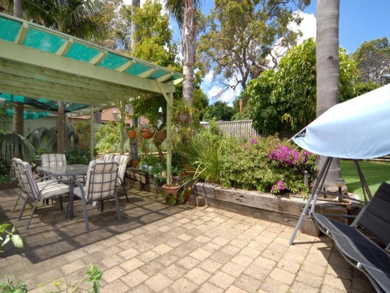 21 Pauline Avenue, Kalamunda WA 6076