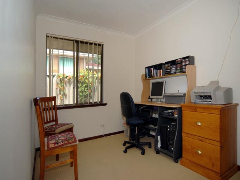 21 Pauline Avenue, Kalamunda WA 6076