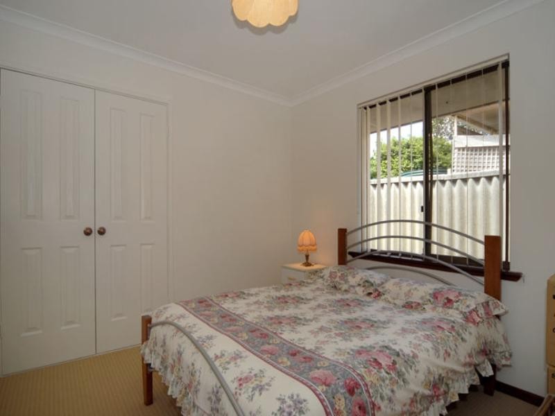 21 Pauline Avenue, Kalamunda WA 6076