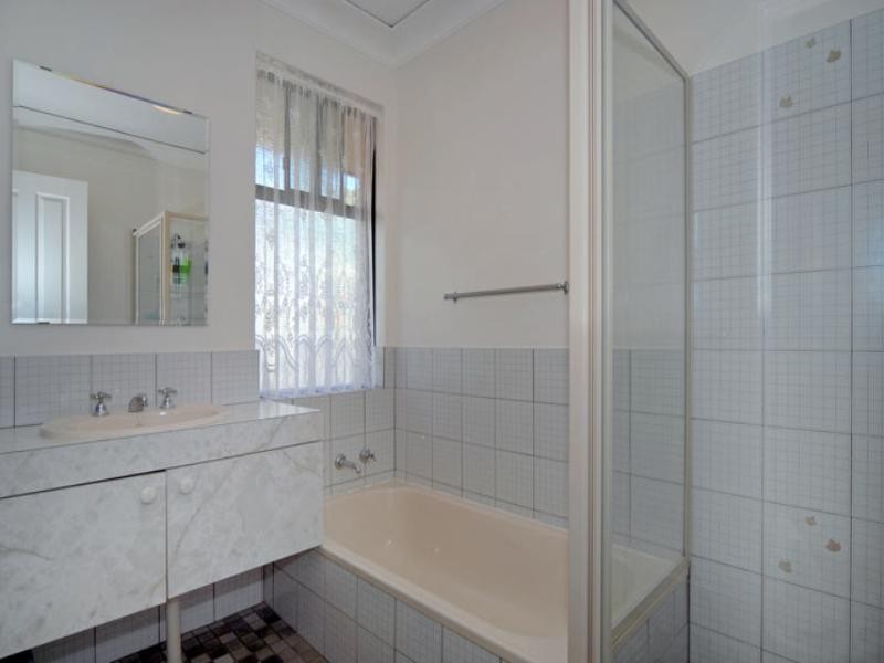 21 Pauline Avenue, Kalamunda WA 6076