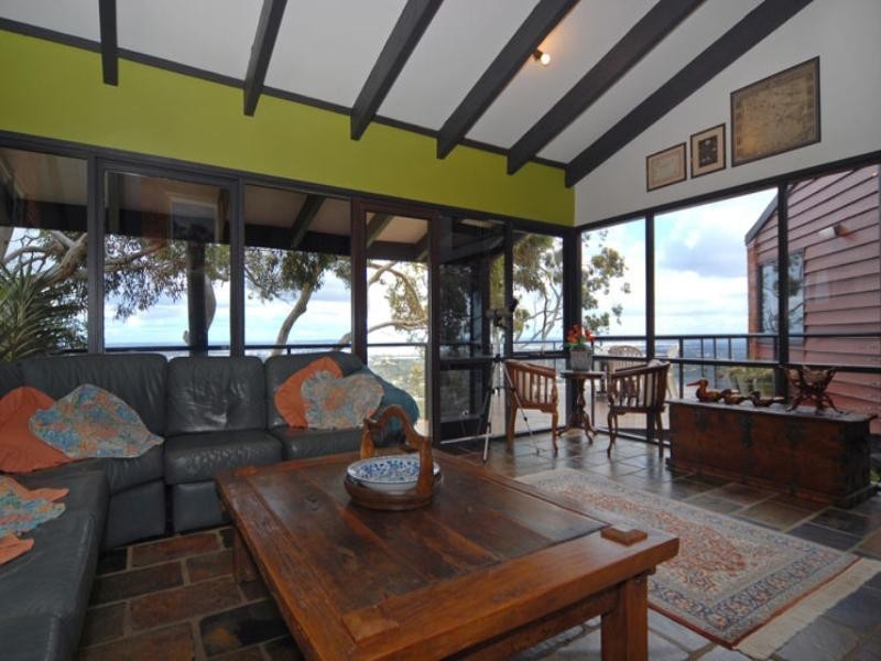 15 High Peak Place, Lesmurdie WA 6076