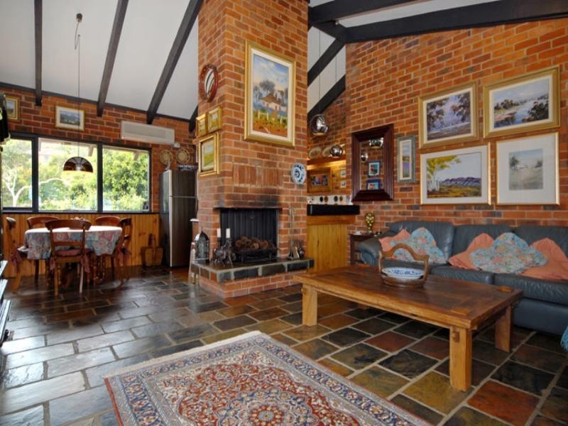 15 High Peak Place, Lesmurdie WA 6076