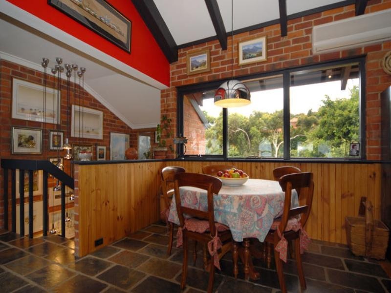 15 High Peak Place, Lesmurdie WA 6076