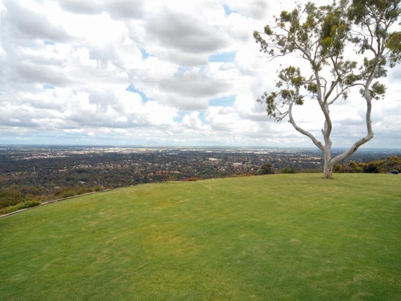 15 High Peak Place, Lesmurdie WA 6076