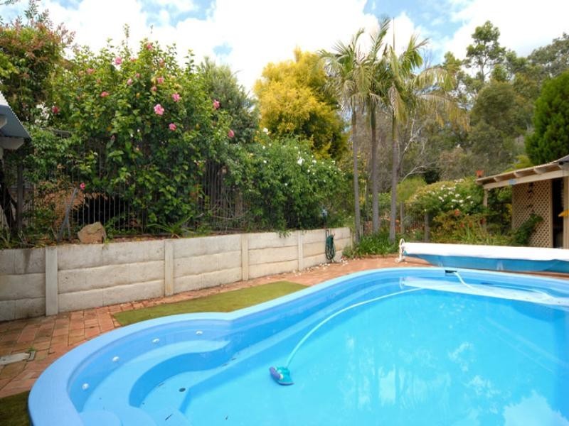 46 Berry Drive, Maida Vale WA 6057