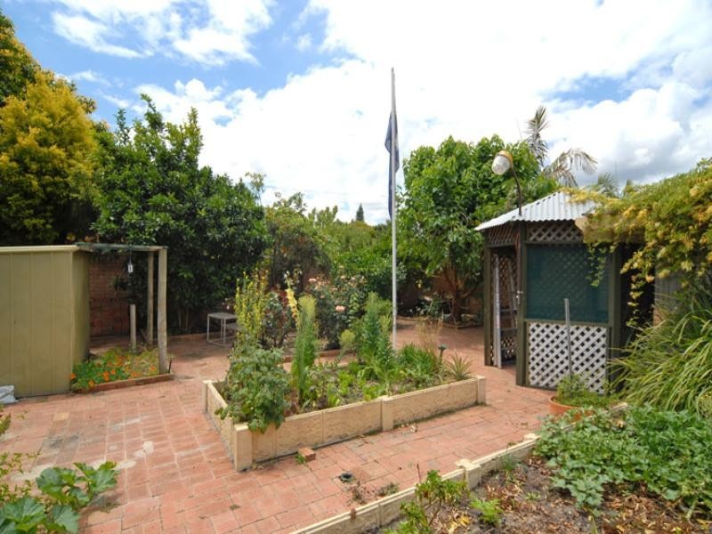 46 Berry Drive, Maida Vale WA 6057