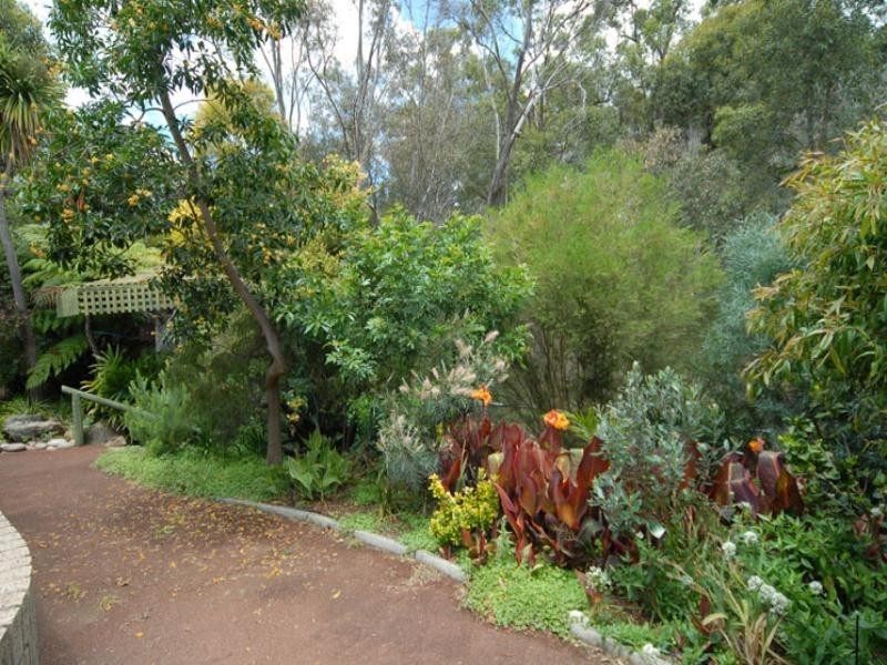 46 Berry Drive, Maida Vale WA 6057