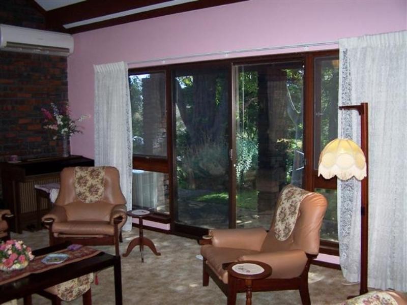 18 Seaview Terrace, Kalamunda WA 6076