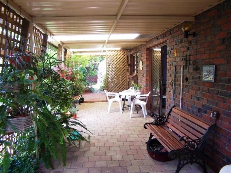 18 Seaview Terrace, Kalamunda WA 6076