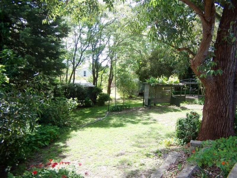 18 Seaview Terrace, Kalamunda WA 6076