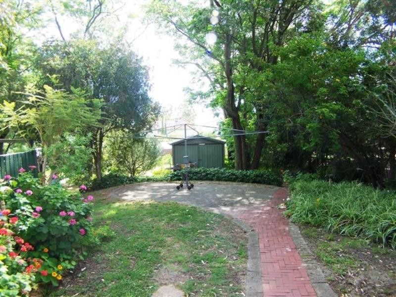 18 Seaview Terrace, Kalamunda WA 6076