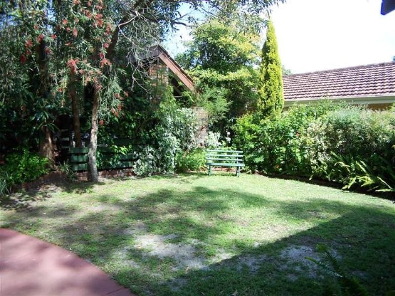 18 Seaview Terrace, Kalamunda WA 6076