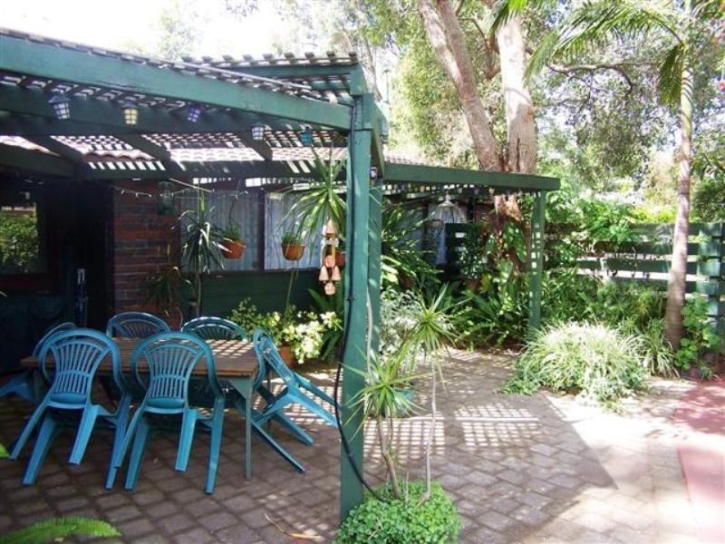 18 Seaview Terrace, Kalamunda WA 6076