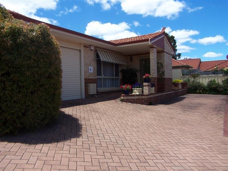 6/7 Brook Street, Kalamunda WA 6076