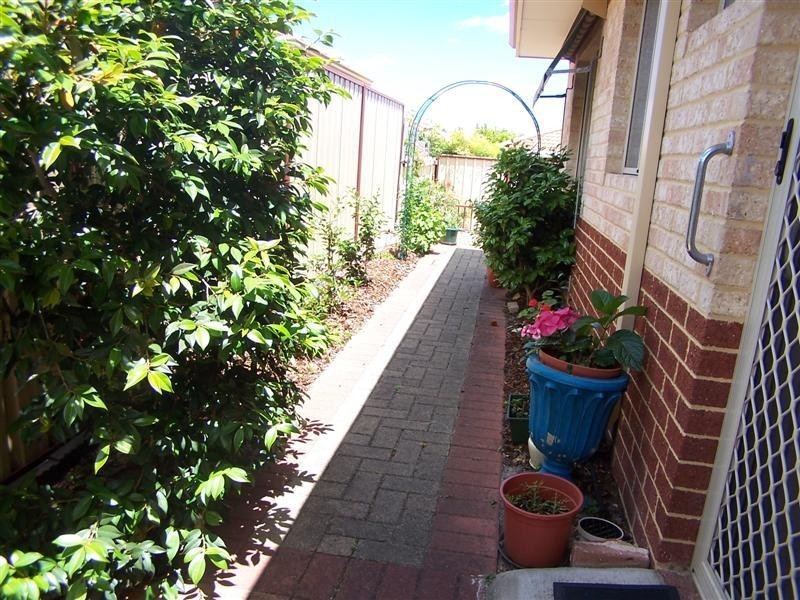 6/7 Brook Street, Kalamunda WA 6076