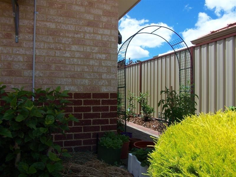 6/7 Brook Street, Kalamunda WA 6076