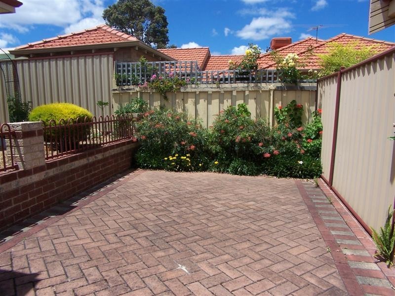 6/7 Brook Street, Kalamunda WA 6076