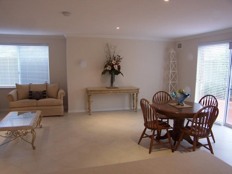 4/5 Poets Lane, Kalamunda WA 6076