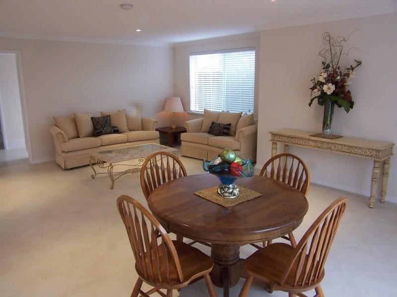 4/5 Poets Lane, Kalamunda WA 6076