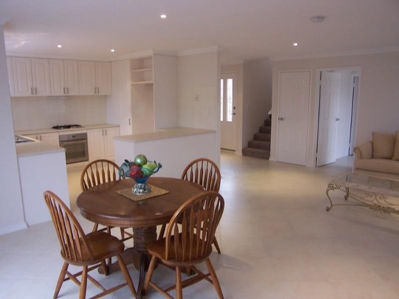 4/5 Poets Lane, Kalamunda WA 6076