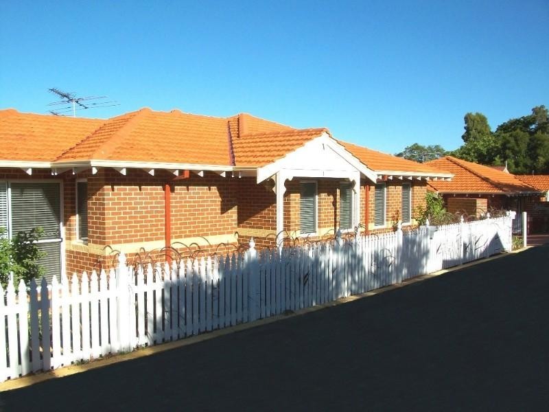 4/5 Poets Lane, Kalamunda WA 6076